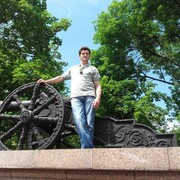  ,   Viktor, 49 ,   c 
