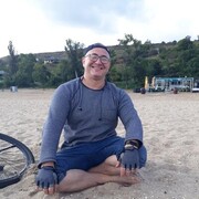  ,   Maxim, 43 ,  