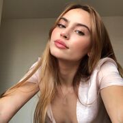  ,  Sonia, 23