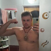  ,  Andrii, 32