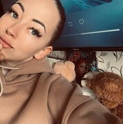  , 
