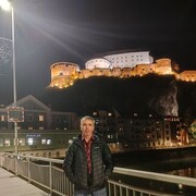  ,  Denis, 44