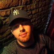  ,  Artur, 24