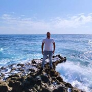  ,  Alex, 37