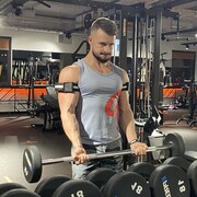  ,   Person, 32 ,   , 