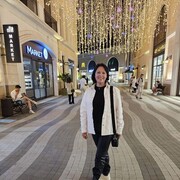  ,   Yuliya, 48 ,   c 