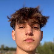  ,  Maksim, 23