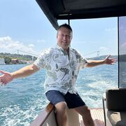  ,   Hakan, 43 ,   ,   
