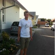 ,   Levon, 32 ,   