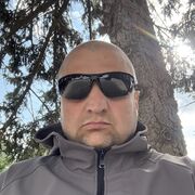  ,  Istvan, 40