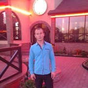  ,   Valentin, 32 ,  