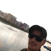  ,   Viktor, 39 ,   ,   