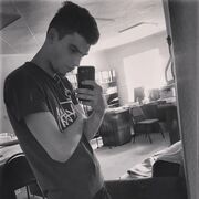   ,   Denis, 25 ,   