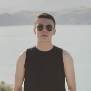  ,  Farxod, 24
