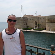  ,   Den, 40 ,  