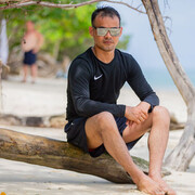  ,   Viktor, 32 ,     , c 