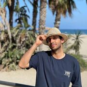  Lewis,  Emi, 27