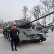  ,  Oybek, 42