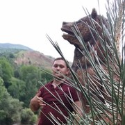  ,  Oybek, 32