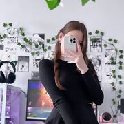  ,  Katrin, 23
