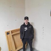  ,  Maikls, 25