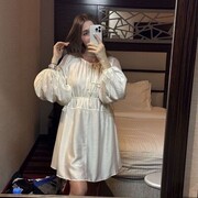  ,   Veronika, 24 ,   , 