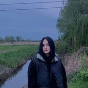  ,  Viktoria, 22