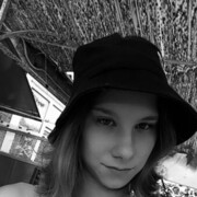  ,  Oksana, 20