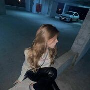  ,  Vika, 25