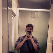  ,  Maksim, 25