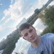  ,  Maksim, 21