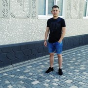  ,  Anatol, 25
