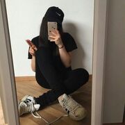  ,  Anna, 25