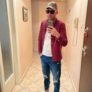  ,  Tornike, 34