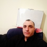  ,   Macho, 38 ,  