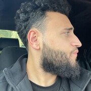  ,  Ali, 23