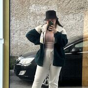  ,  Vika, 20