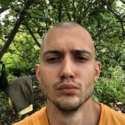 ,  Toni, 35