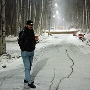  ,  Arkadi, 27