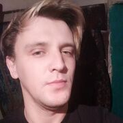  ,  Viktor, 25