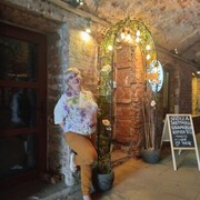  ,   Alla, 47 ,   ,   