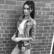  ,  Eva, 25