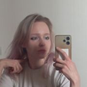  ,  Marina, 23