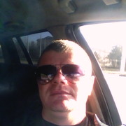  ,   Viktor, 45 ,   