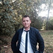  ,   Sasha, 32 ,   