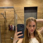  , 