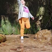  ,   Alla, 47 ,   ,   