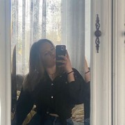  ,  Daniela, 22