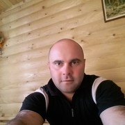  ,   Vasiko, 42 ,  
