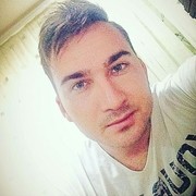  ,  Artur, 33